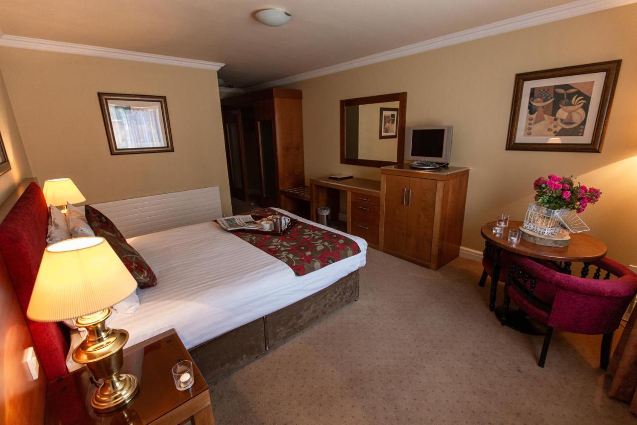 Hamlet Court Hotel Johnstown Bridge Luaran gambar