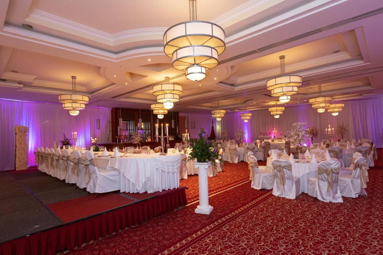 Hamlet Court Hotel Johnstown Bridge Luaran gambar