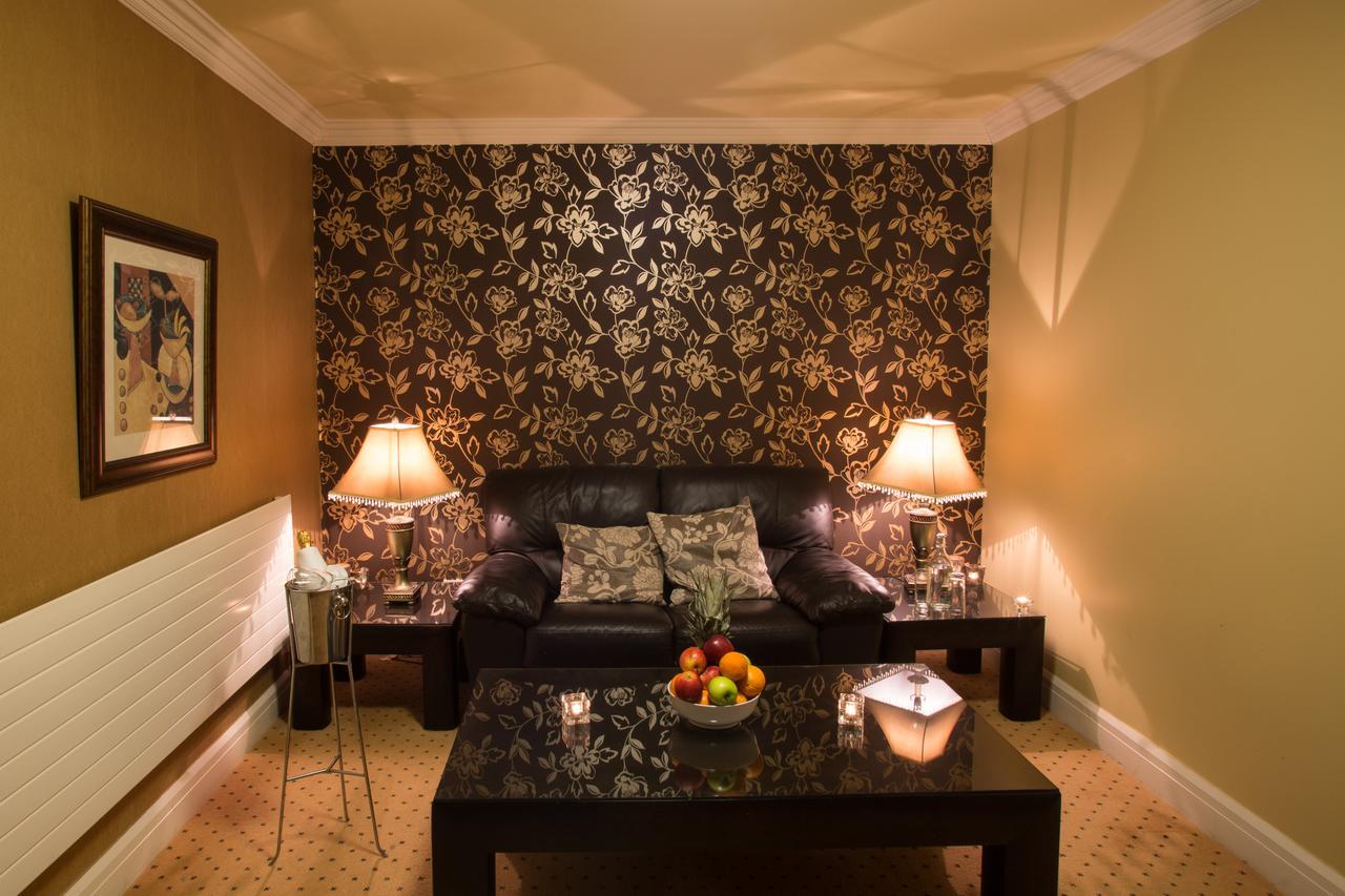Hamlet Court Hotel Johnstown Bridge Luaran gambar