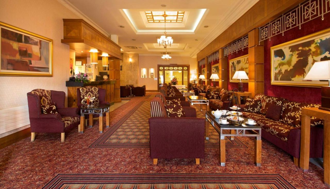 Hamlet Court Hotel Johnstown Bridge Luaran gambar